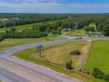 2900 John L Puryear Drive, Paducah, KY 42003