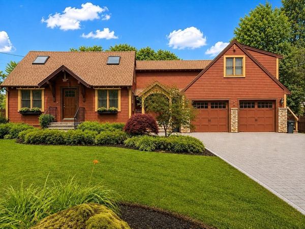 84 Station St, Stoughton, MA 02072