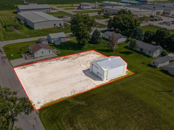 1626 Dearborn Street, Ellsworth, IA 50075