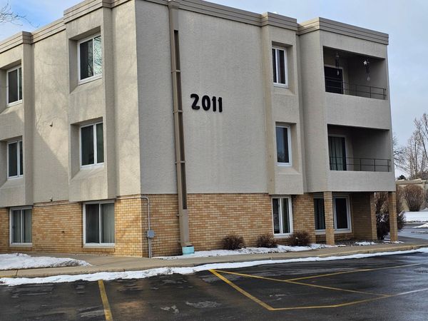 2011 Viking Drive NW, Unit 15, Rochester, MN 55901