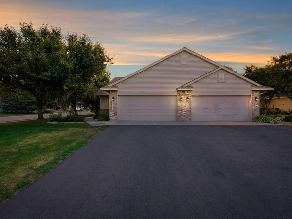 2994 Pitrina Way , Little Canada, MN 55117