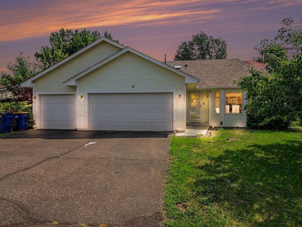 1207 Dakota Street S, Shakopee, MN 55379
