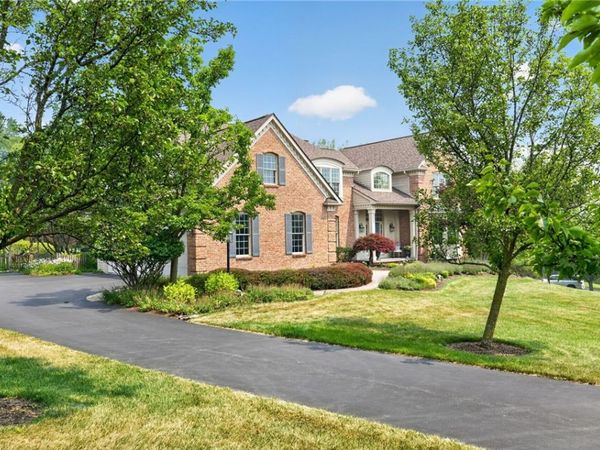 18 Sunrise Park, Pittsford, NY 14534