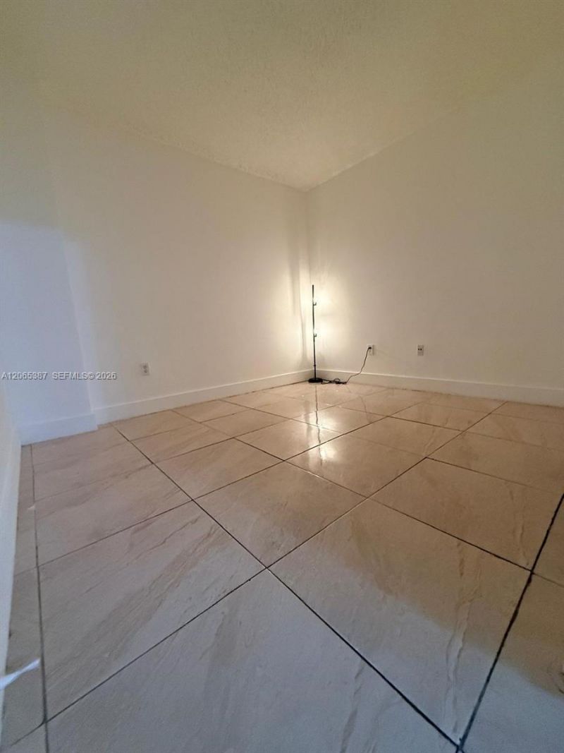 5091 NW 7th St, Unit 1009, Miami, FL 33126 Photo