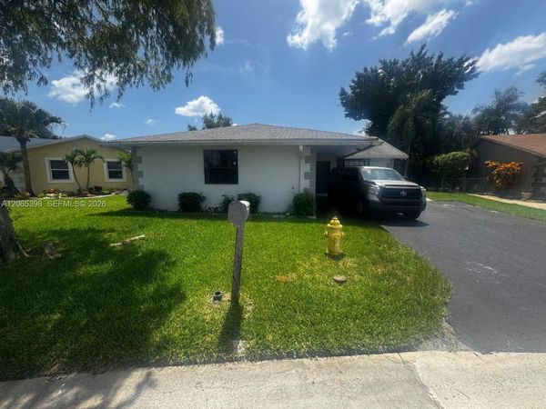 8848 NW 76th Ct, Tamarac, FL 33321