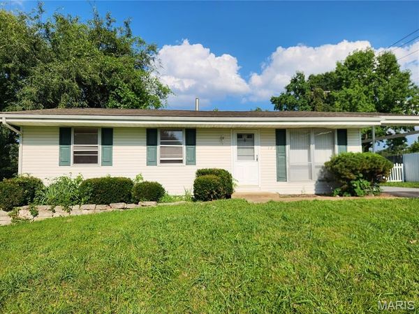 702 Vendome , Manchester, MO 63011