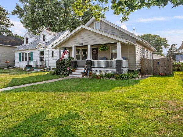 2325 29TH Street , Moline, IL 61265
