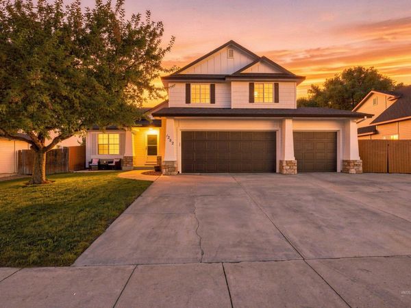 1282 W Castro Dr, Kuna, ID 83634