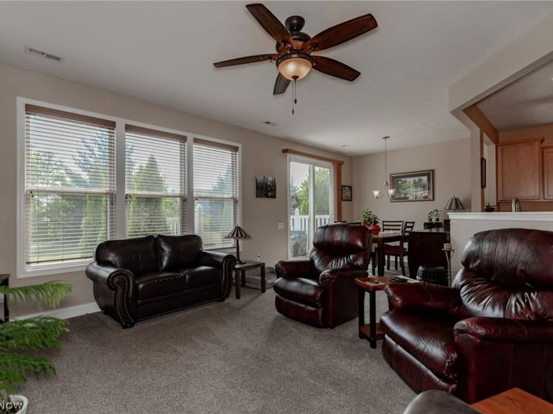 9237 Unionville Drive, North Ridgeville, OH 44039 Photo 5