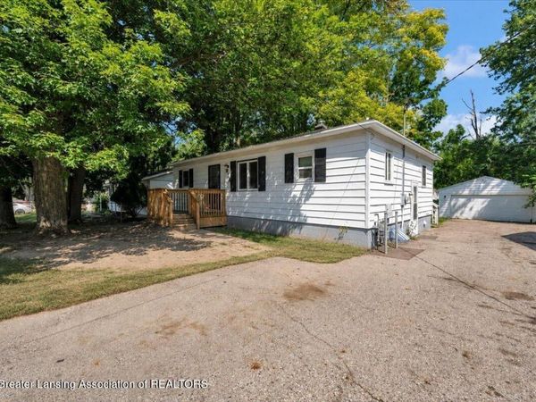916 Hein Avenue, Lansing, MI 48911