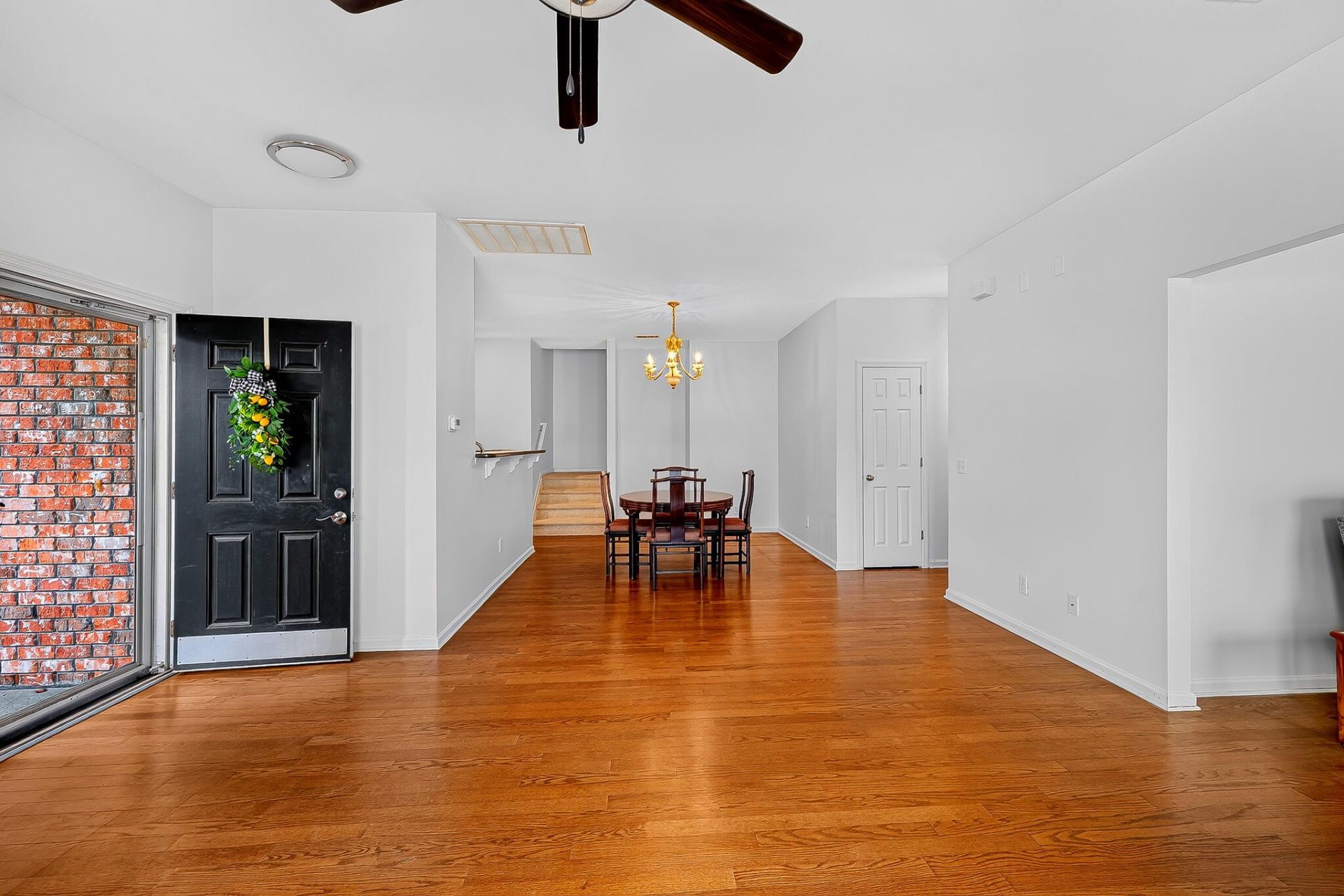 1515 Royal Colony Road Photo 17