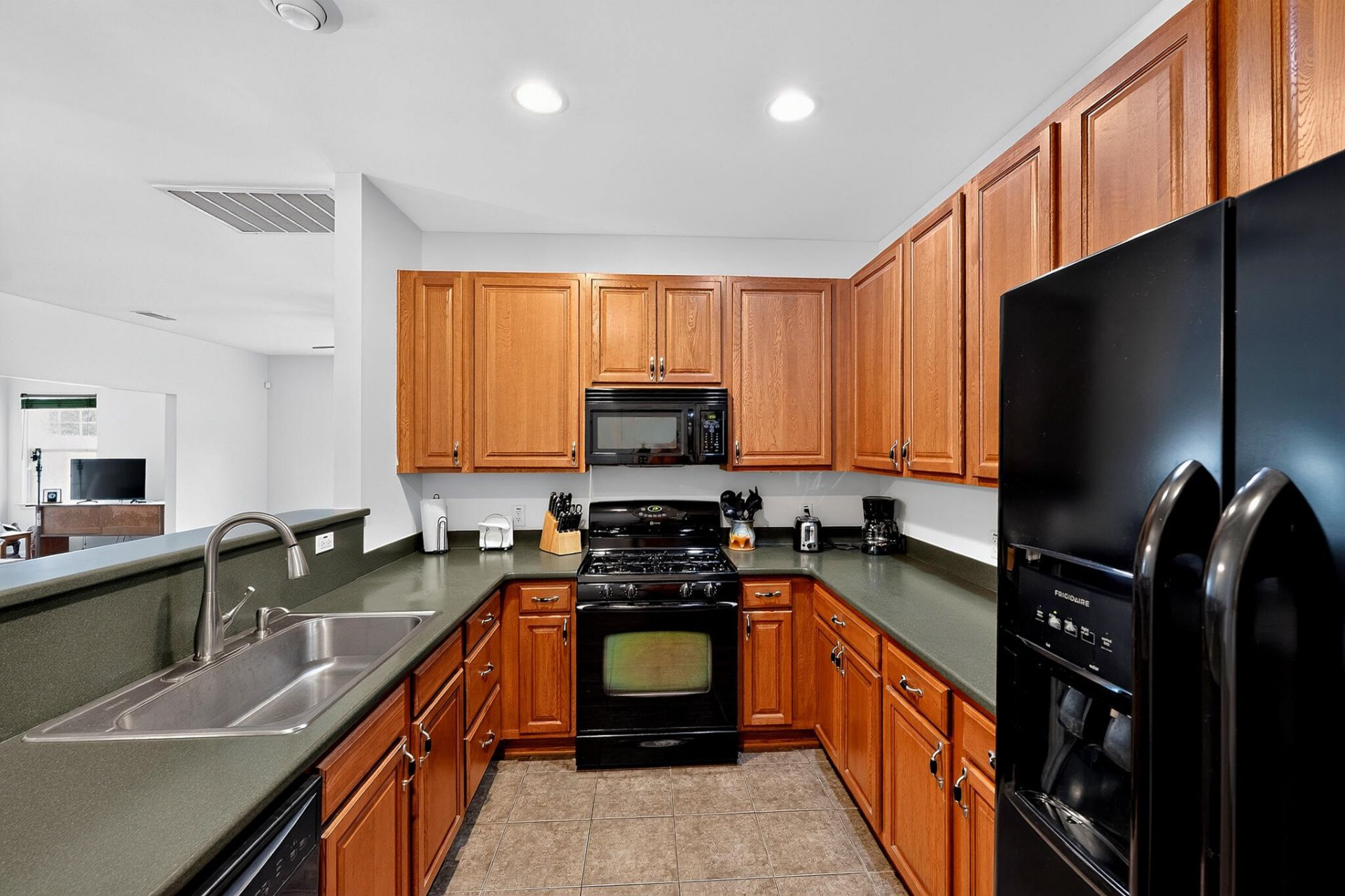 1515 Royal Colony Road Photo 22