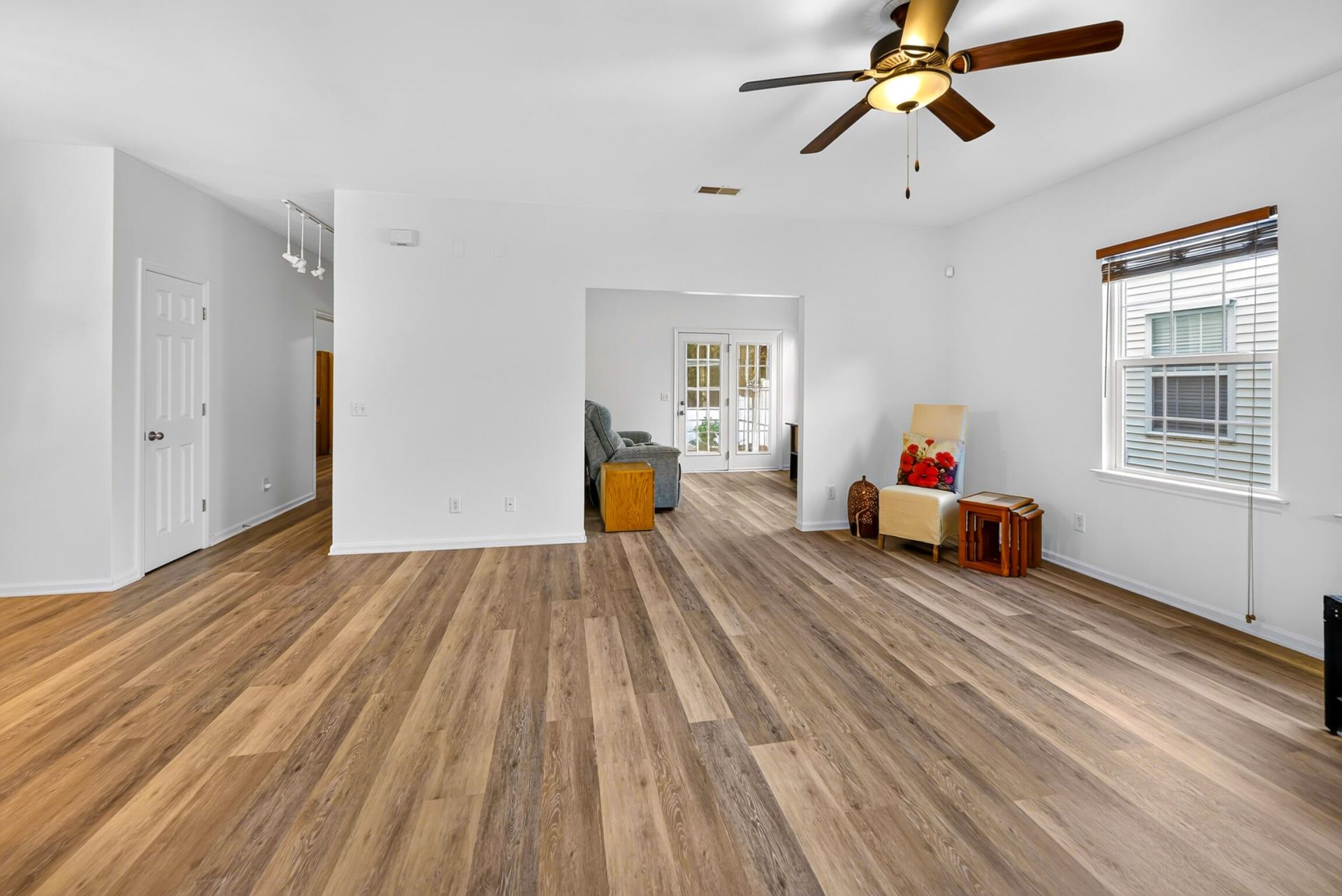 1515 Royal Colony Road Photo 22