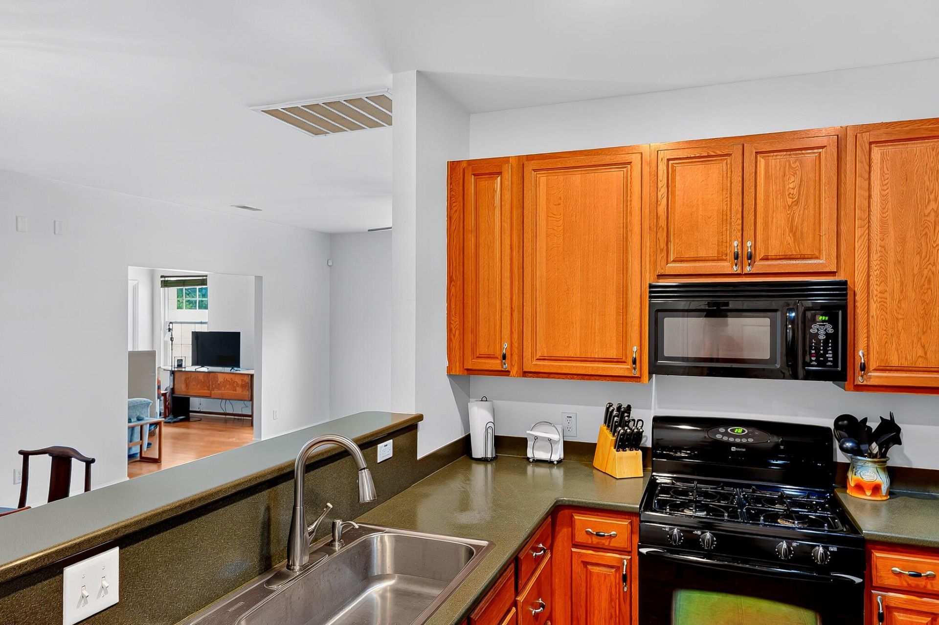 1515 Royal Colony Road Photo 24