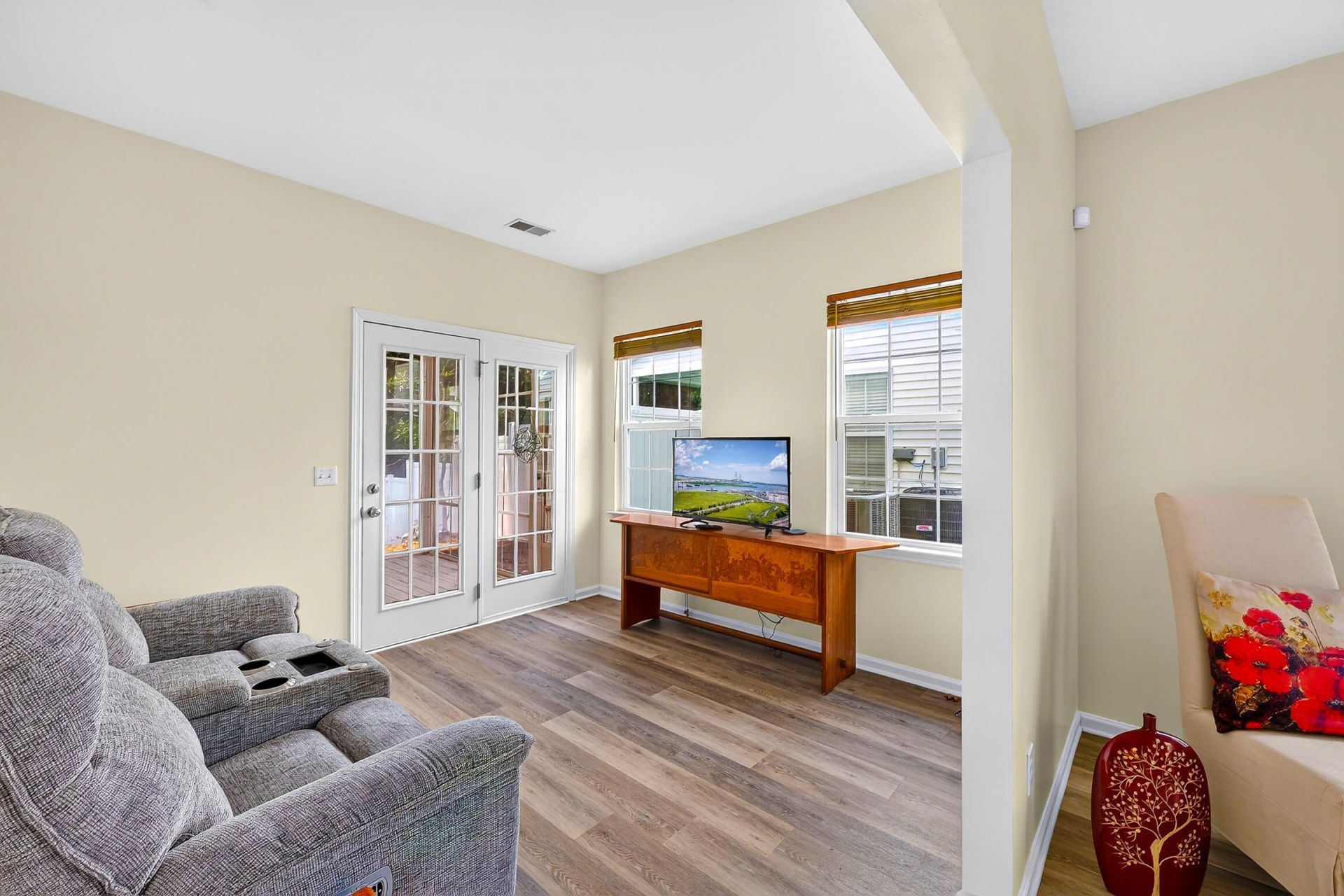 1515 Royal Colony Road Photo 30