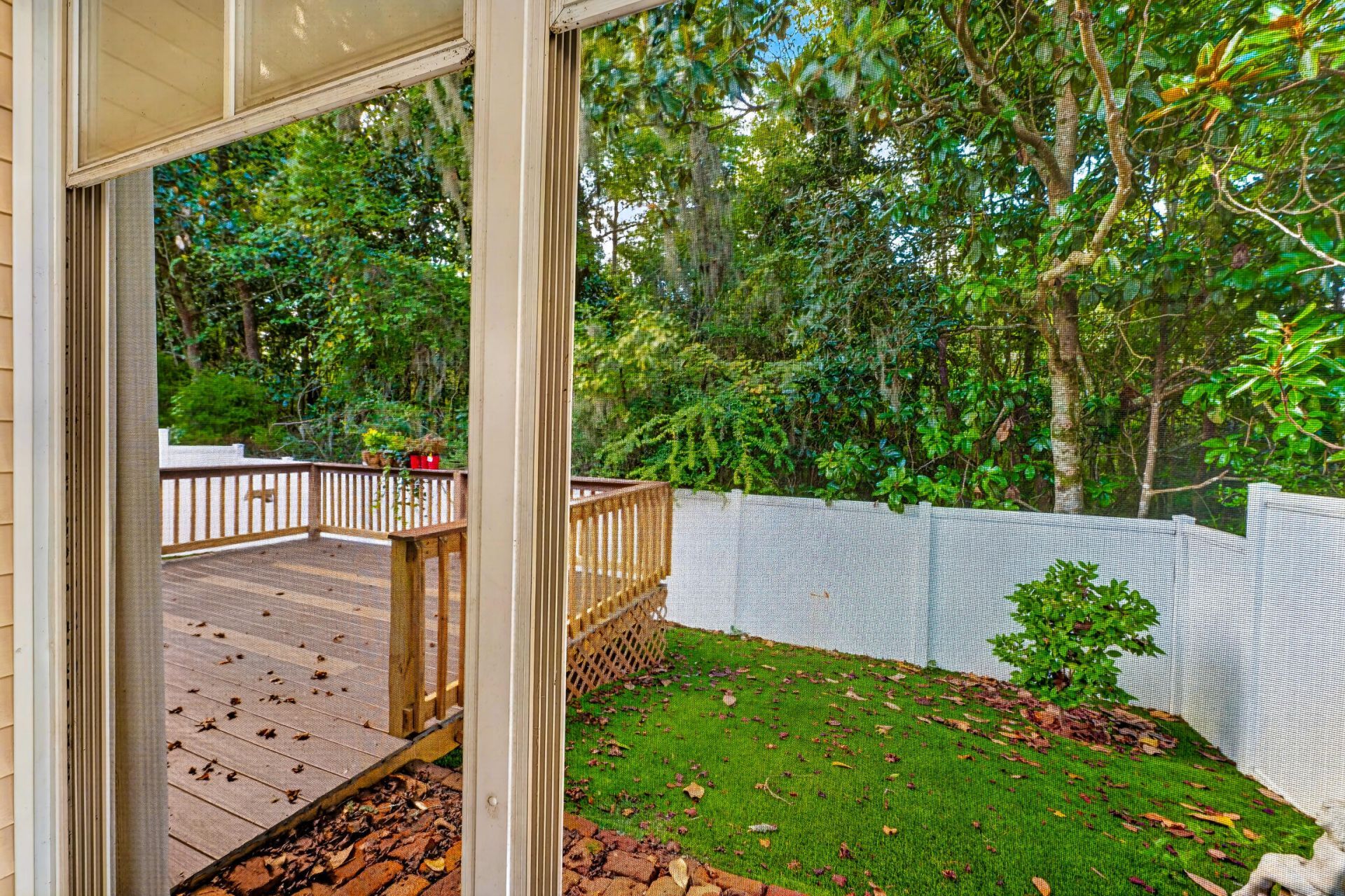 1515 Royal Colony Road Photo 35