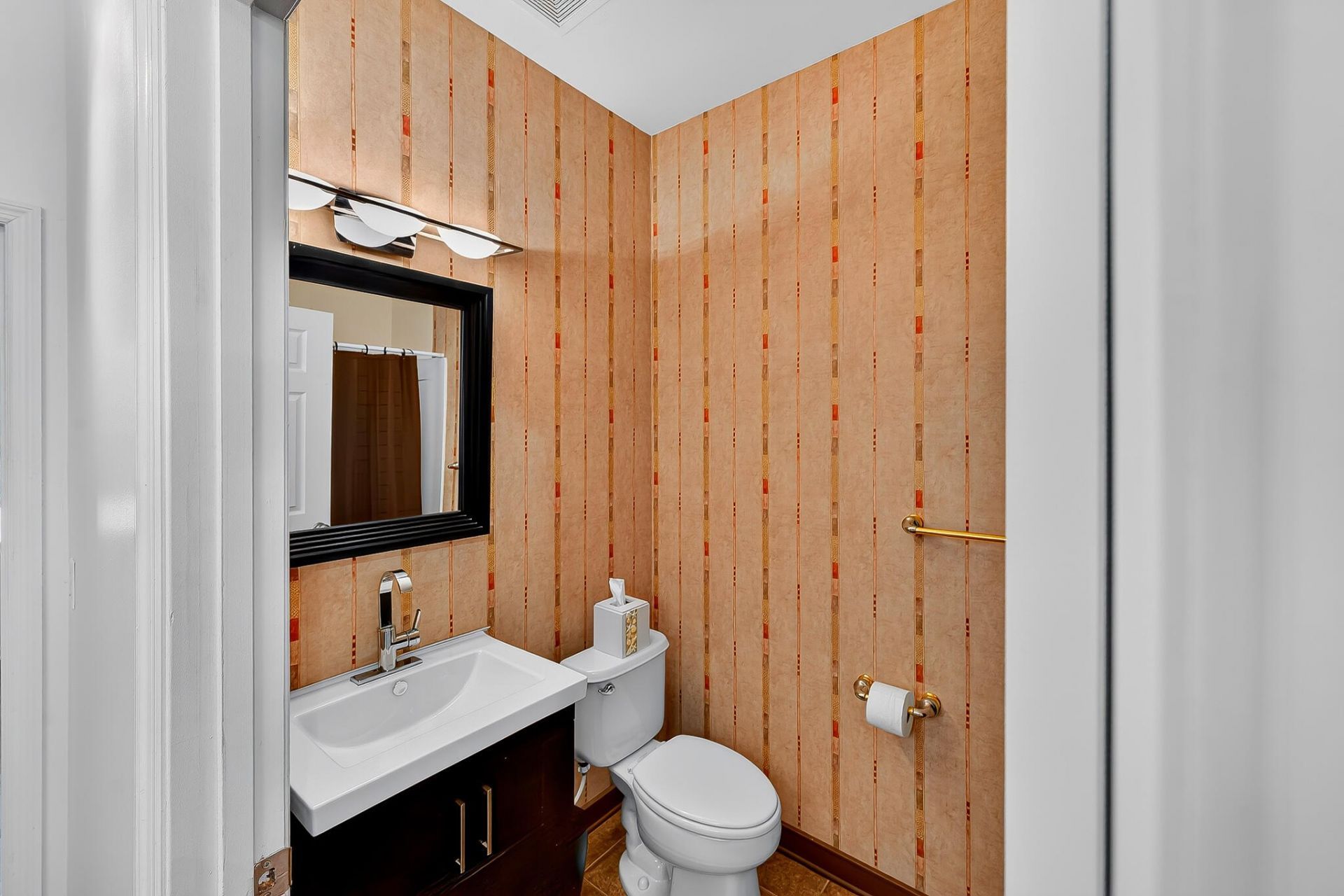 1515 Royal Colony Road Photo 41