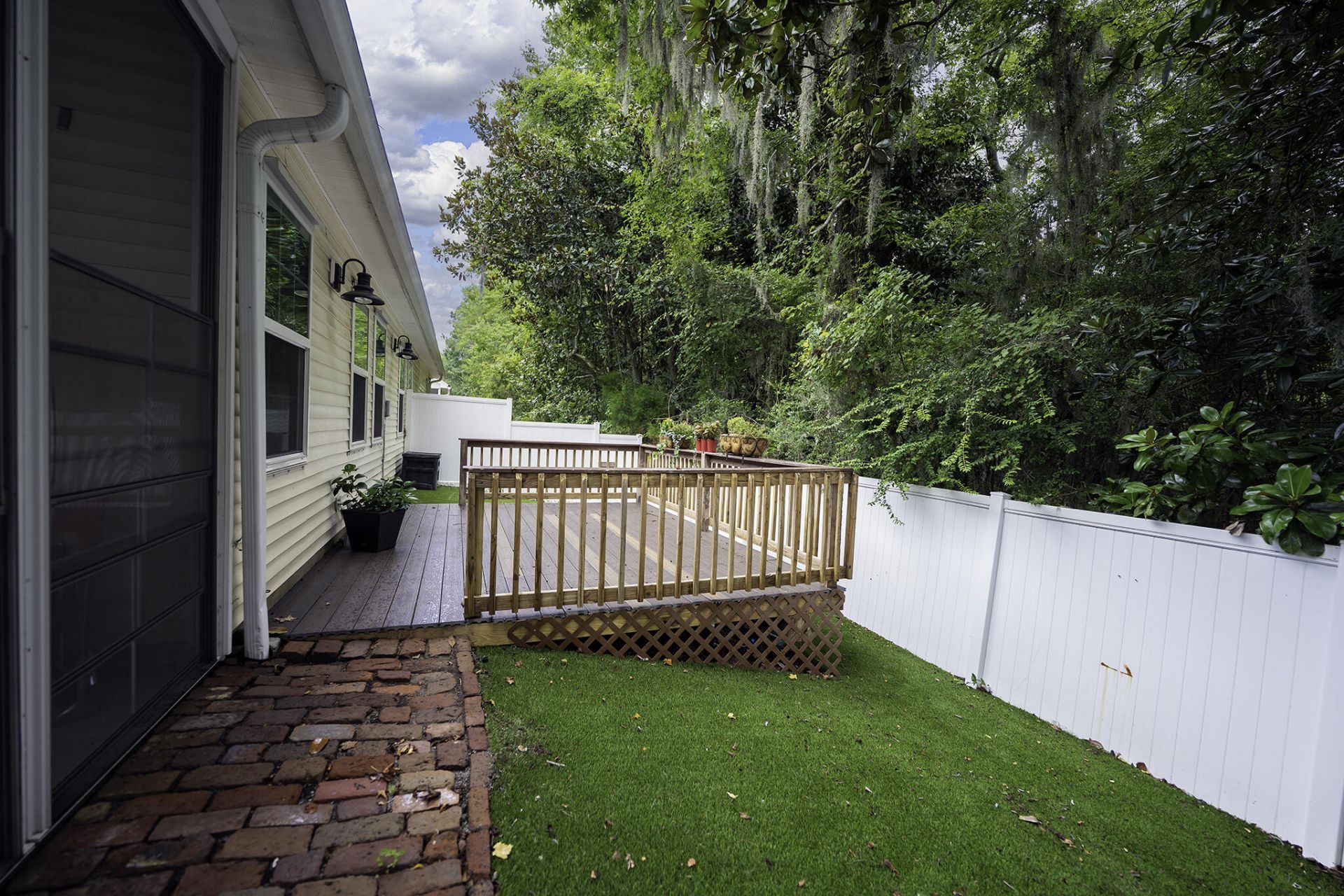 1515 Royal Colony Road Photo 5