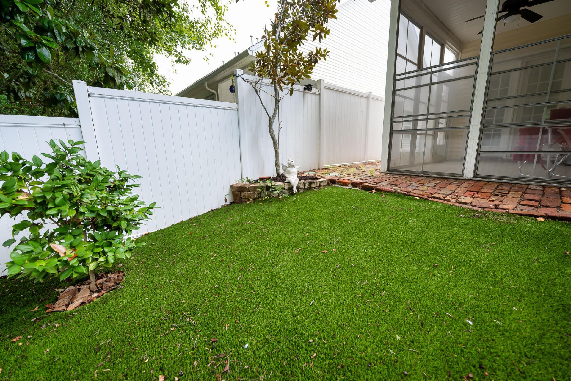 1515 Royal Colony Road Photo 7