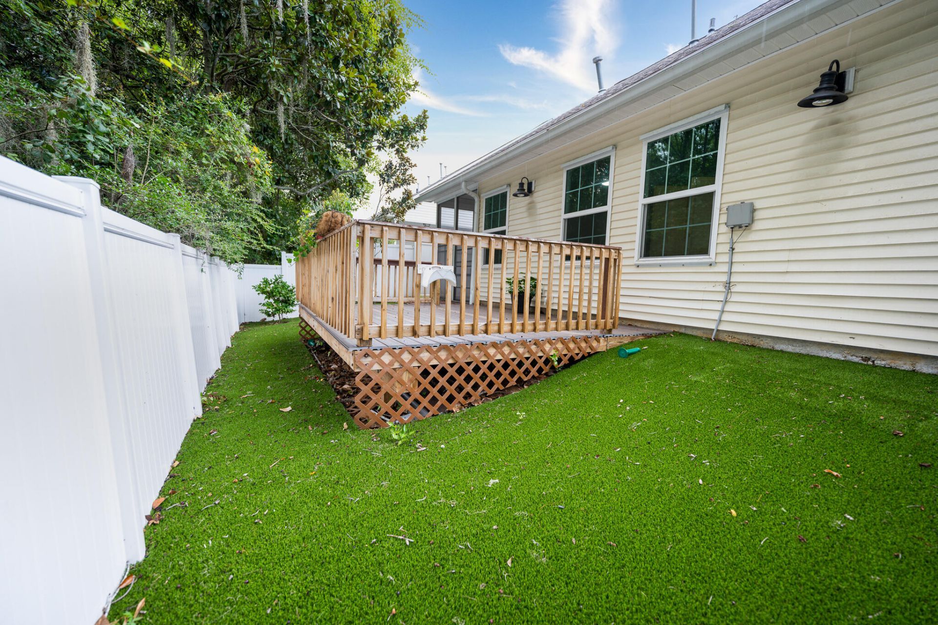 1515 Royal Colony Road Photo 8