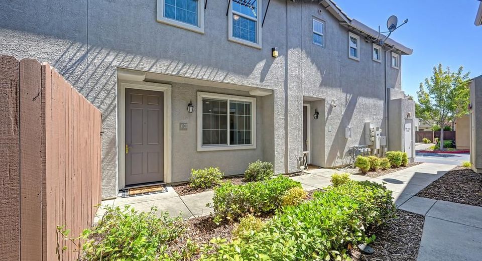 1102 Ferry Cir, Folsom, CA 95630 Photo