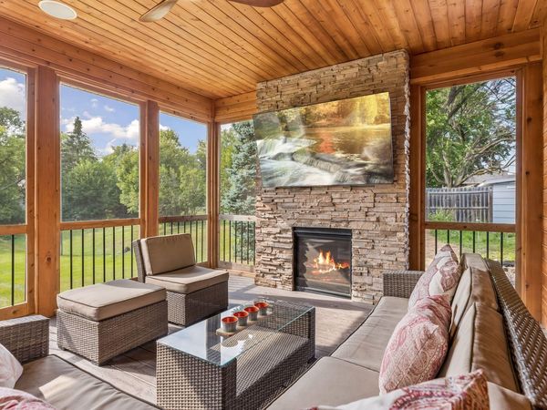 5 Deerwood Lane N, Plymouth, MN 55441