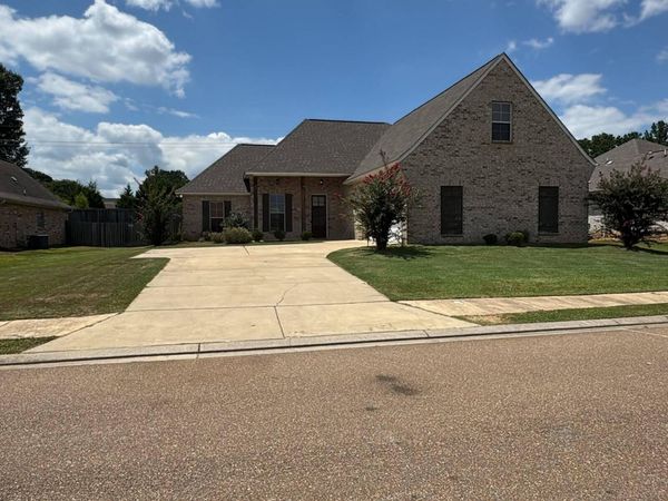 160 Western Ridge , Canton, MS 39046