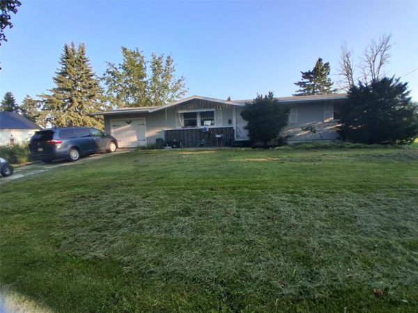 710 10th Avenue, Ackley, IA 50601