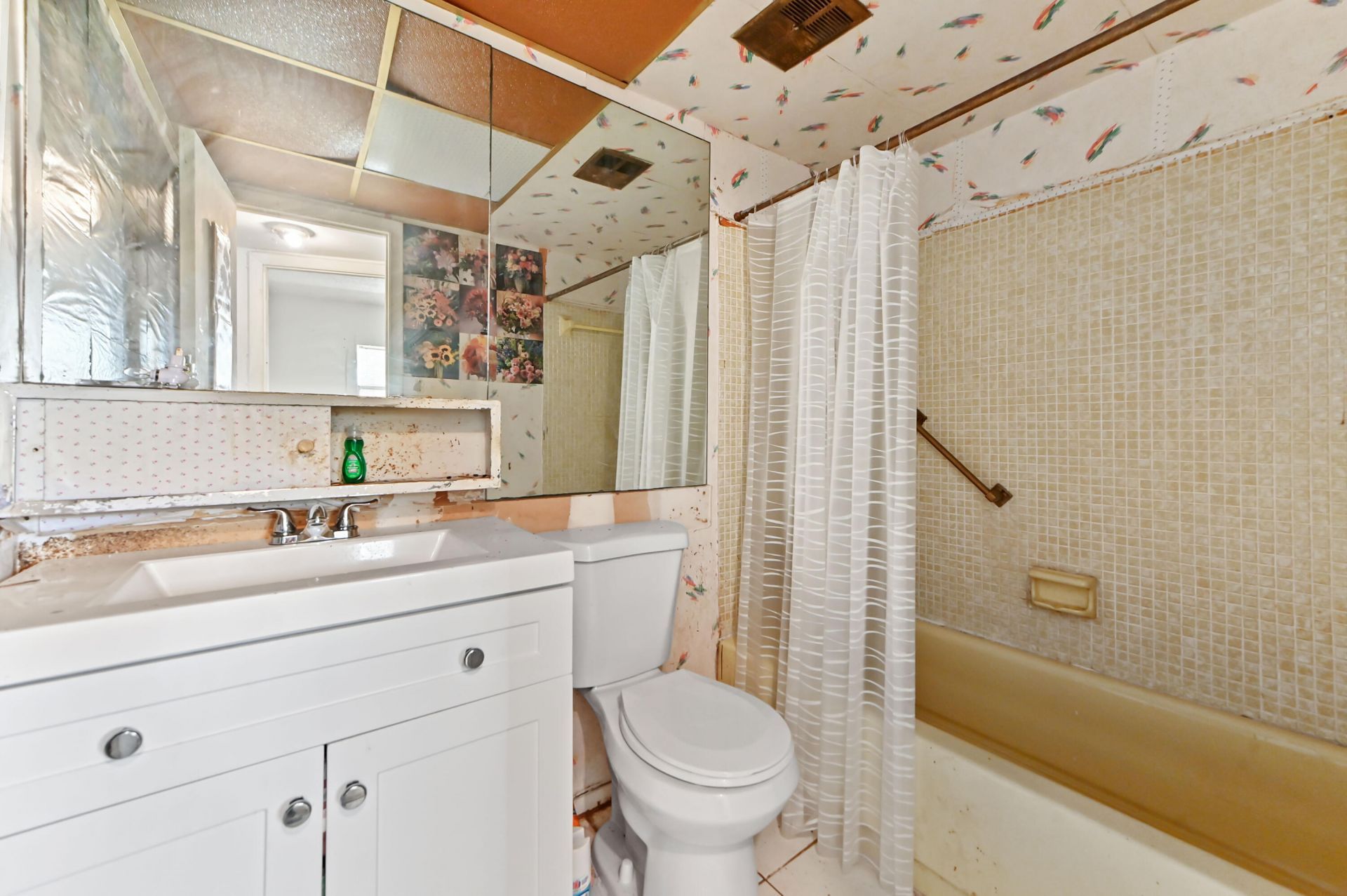 3091 E Sunrise Lakes Drive, Unit 302, Sunrise, FL 33322 Photo
