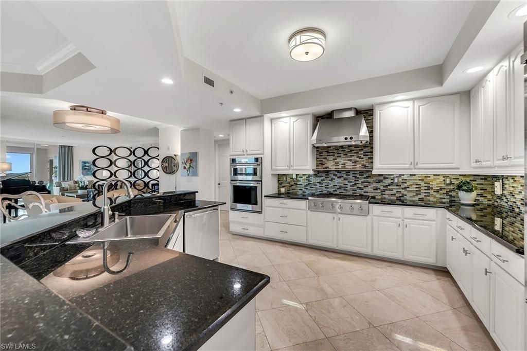 285 Grande Way , Unit 503, Naples, FL 34110 Photo