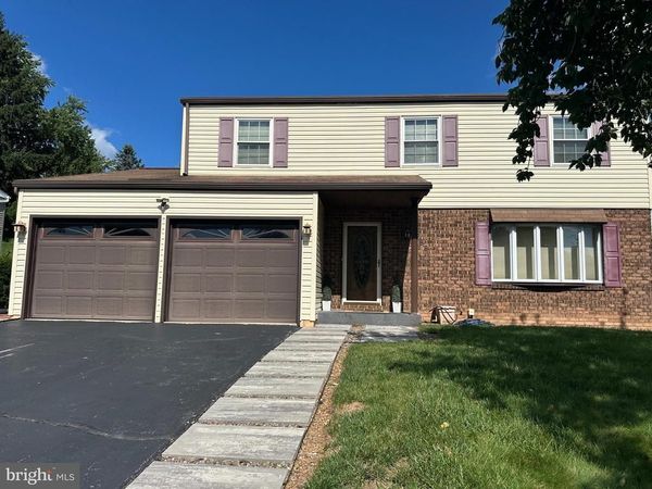 566 THRUSH COURT , HARRISBURG, PA 17111