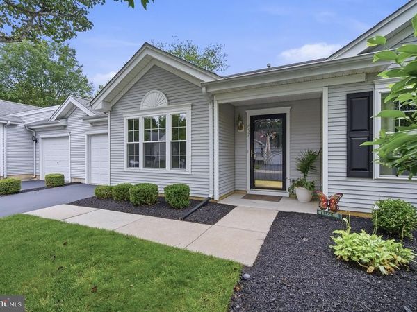 657 E CHANCERY LANE, ABSECON, NJ 08205
