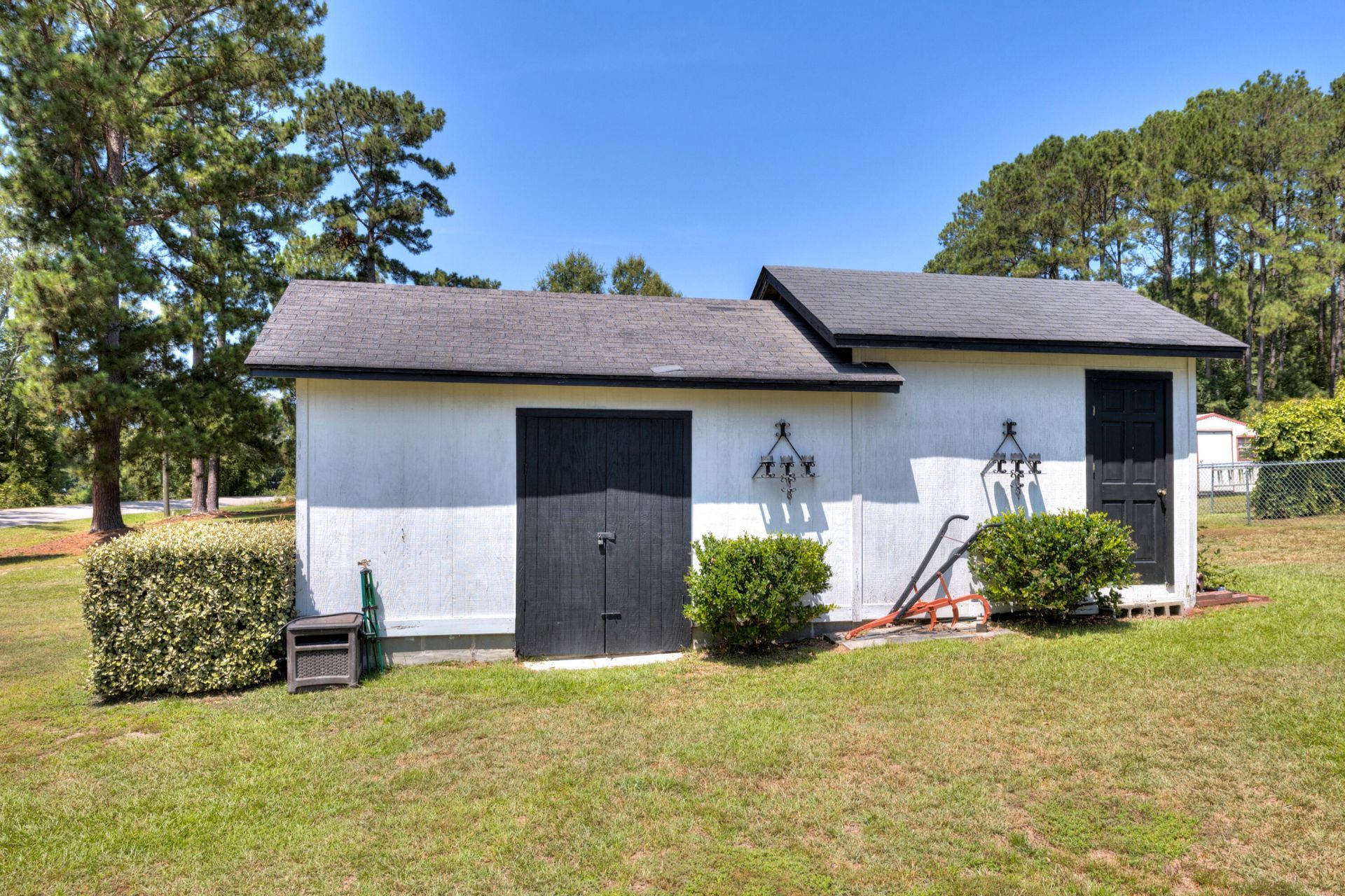 1246 Little John Road Photo 4