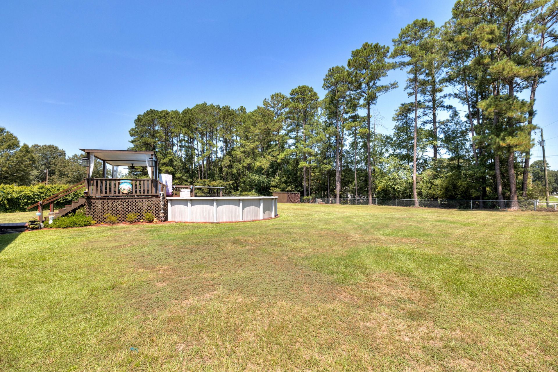 1246 Little John Road Photo 6