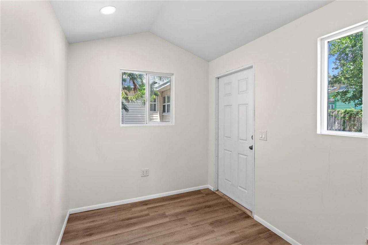 1175 Highland Court N, Saint Petersburg, FL 33701 Photo