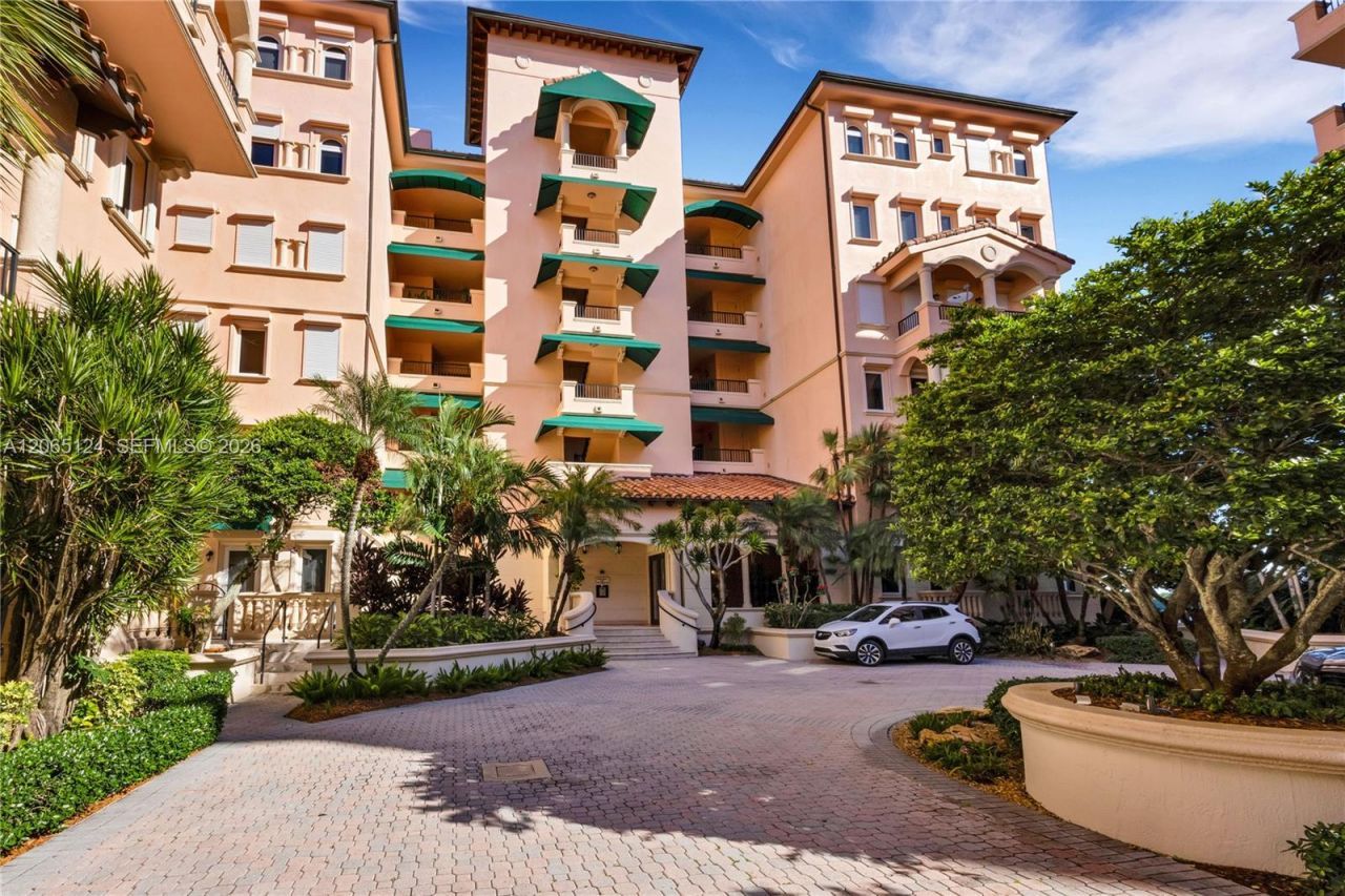13647 Deering Bay Dr , Unit 142, Coral Gables, FL 33158 Photo
