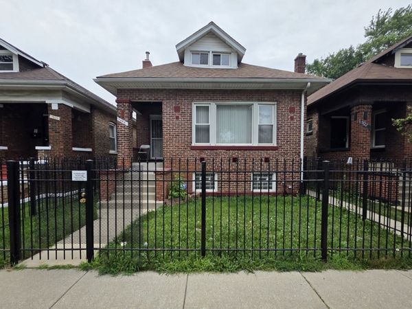 7824 S Hermitage Avenue , Chicago, IL 60620