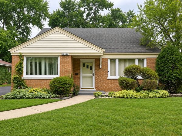 10834 S Keeler Avenue , Oak Lawn, IL 60453