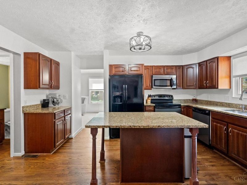 8935 Creekwood Drive, Deerfield Twp., OH 45039 Photo 4