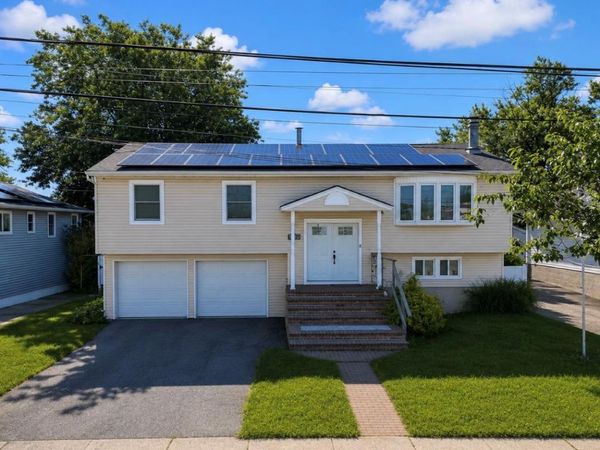 4065 Broadway , Island Park, NY 11558
