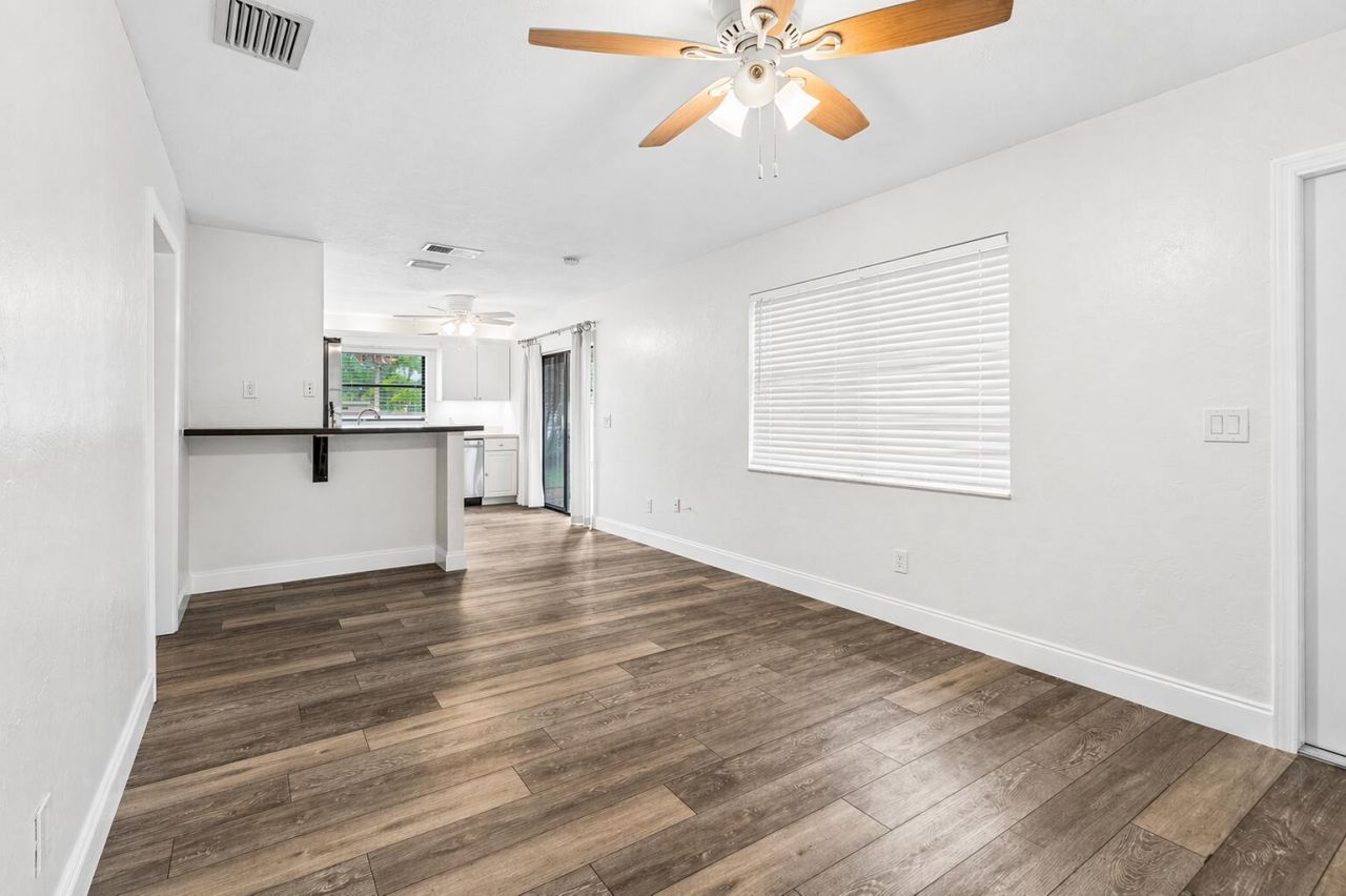 2103 N Palm Circle, North Palm Beach, FL 33408 Photo