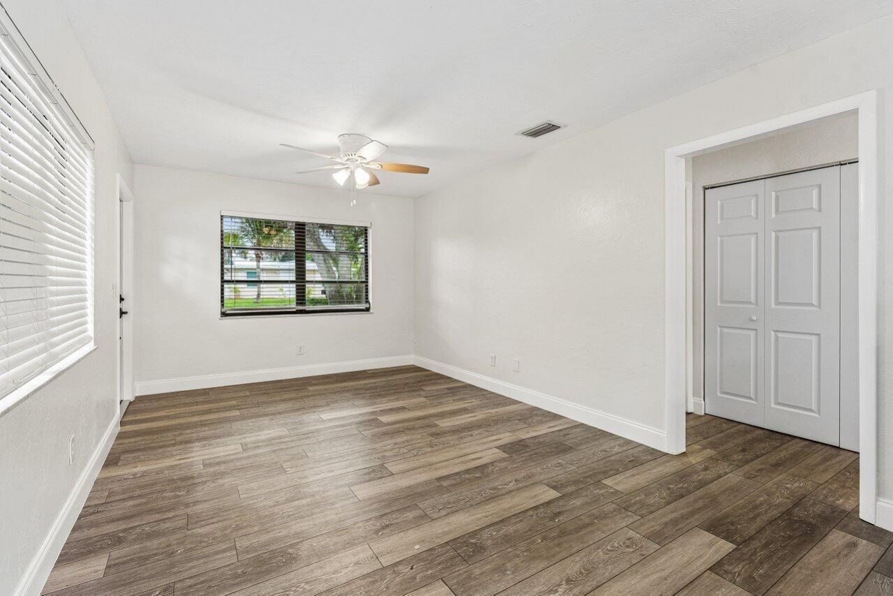 2103 N Palm Circle, North Palm Beach, FL 33408 Photo