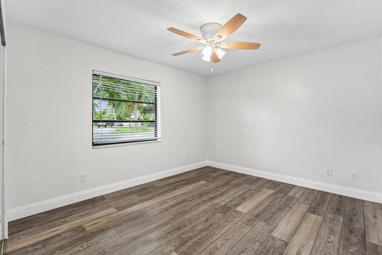 2103 N Palm Circle, North Palm Beach, FL 33408 Photo