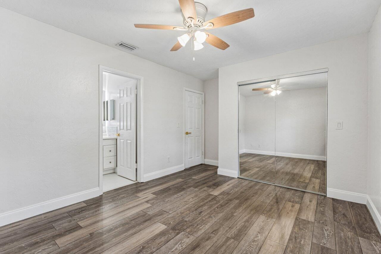 2103 N Palm Circle, North Palm Beach, FL 33408 Photo