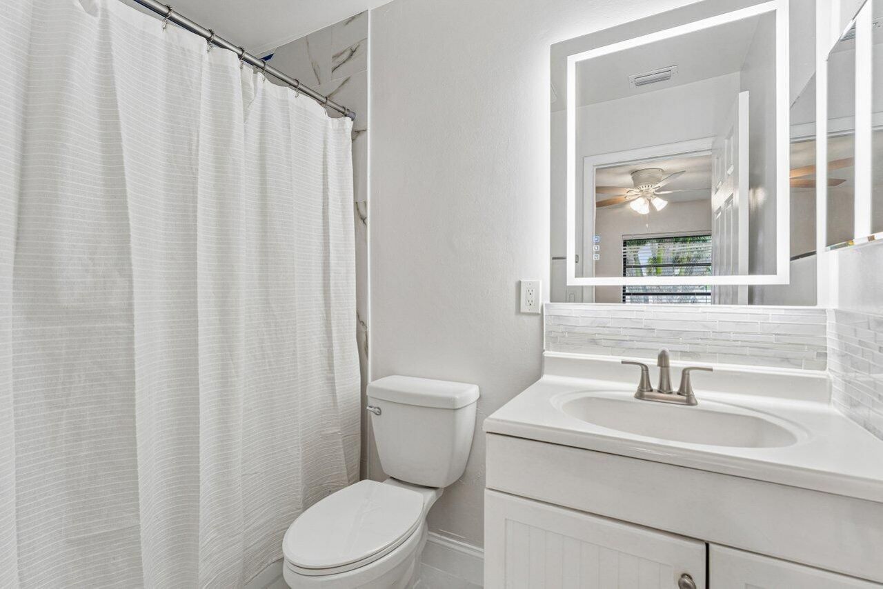 2103 N Palm Circle, North Palm Beach, FL 33408 Photo