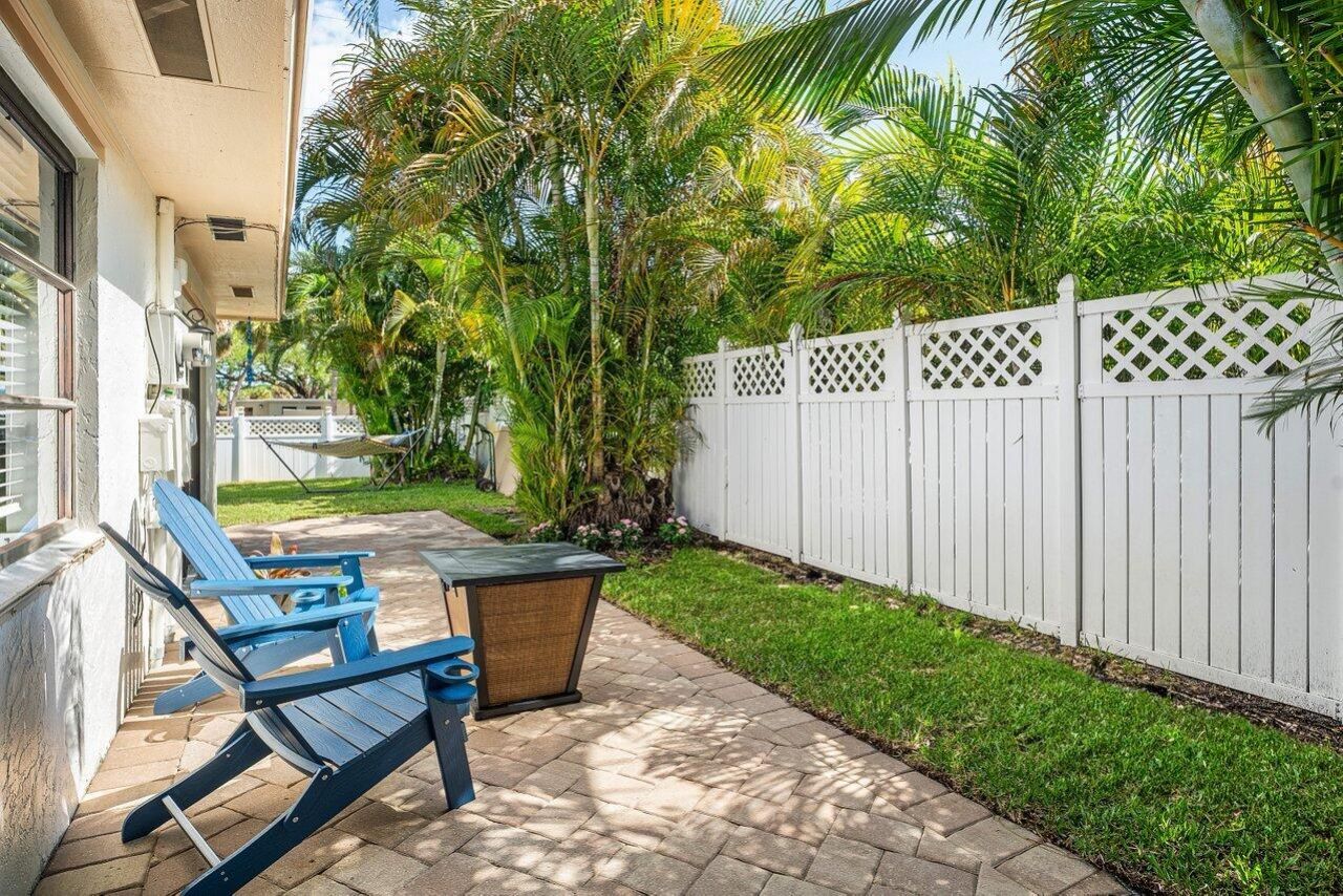 2103 N Palm Circle, North Palm Beach, FL 33408 Photo