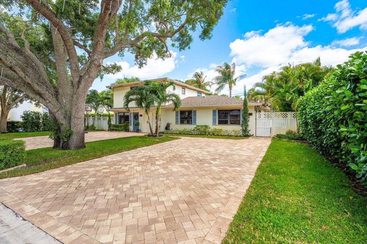 2103 N Palm Circle, North Palm Beach, FL 33408 Photo
