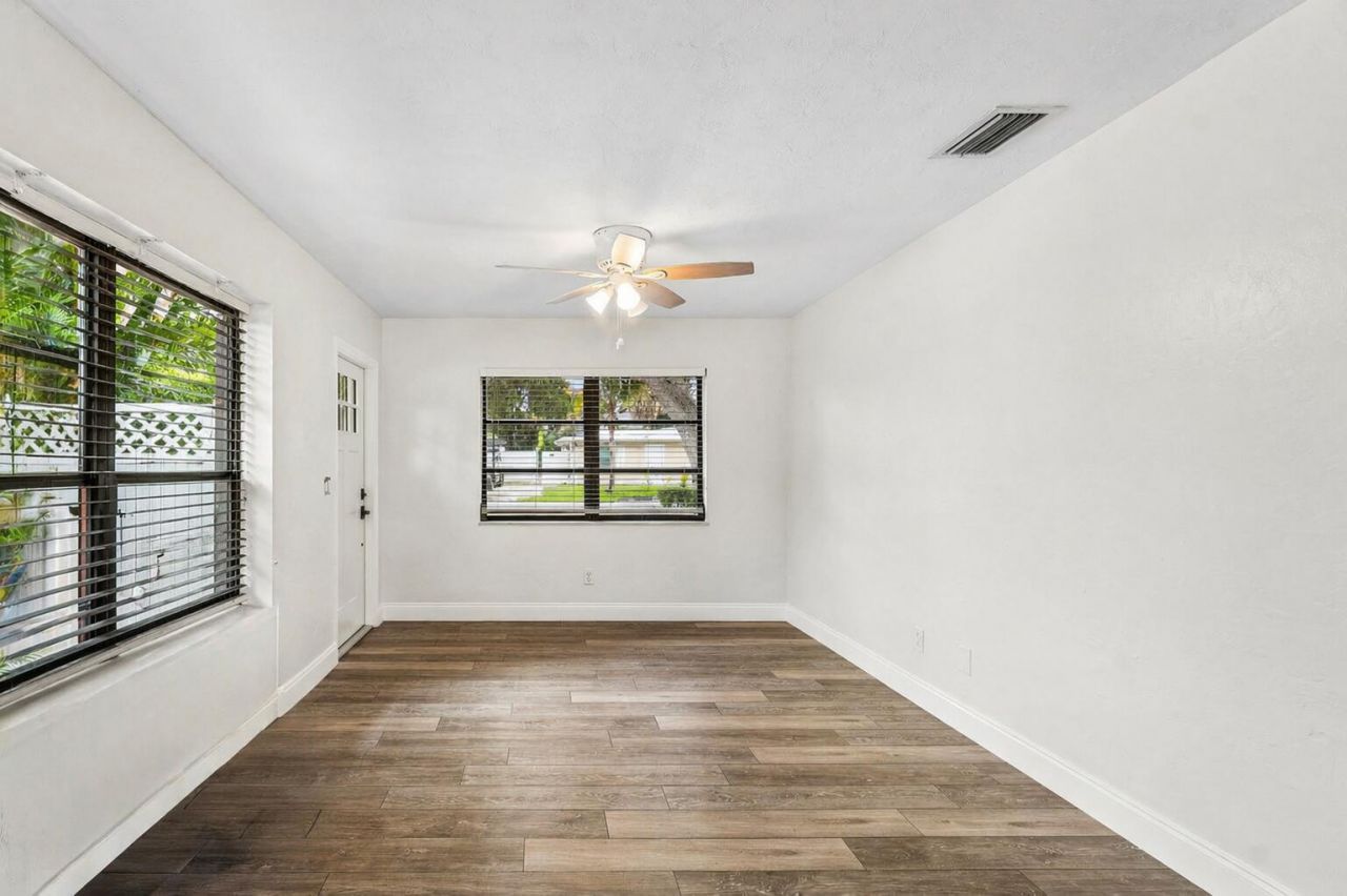 2103 N Palm Circle, North Palm Beach, FL 33408 Photo