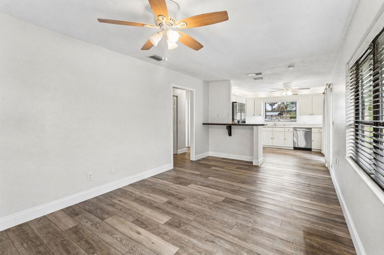 2103 N Palm Circle, North Palm Beach, FL 33408 Photo