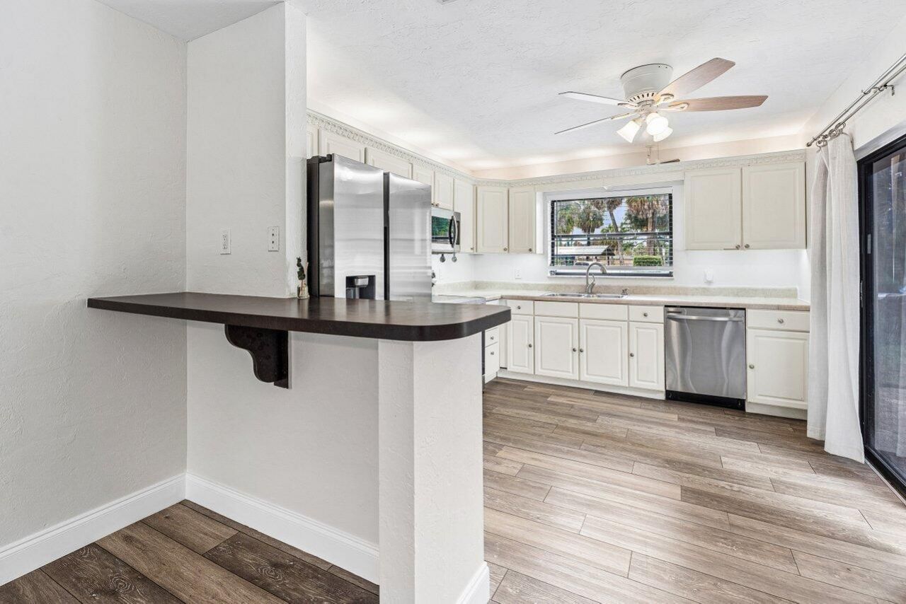 2103 N Palm Circle, North Palm Beach, FL 33408 Photo